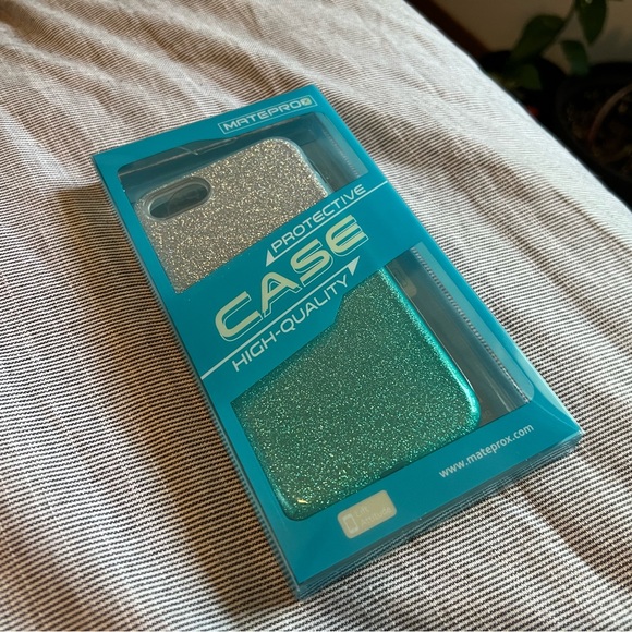 iPhone 7/8/SE Case - Picture 1 of 2